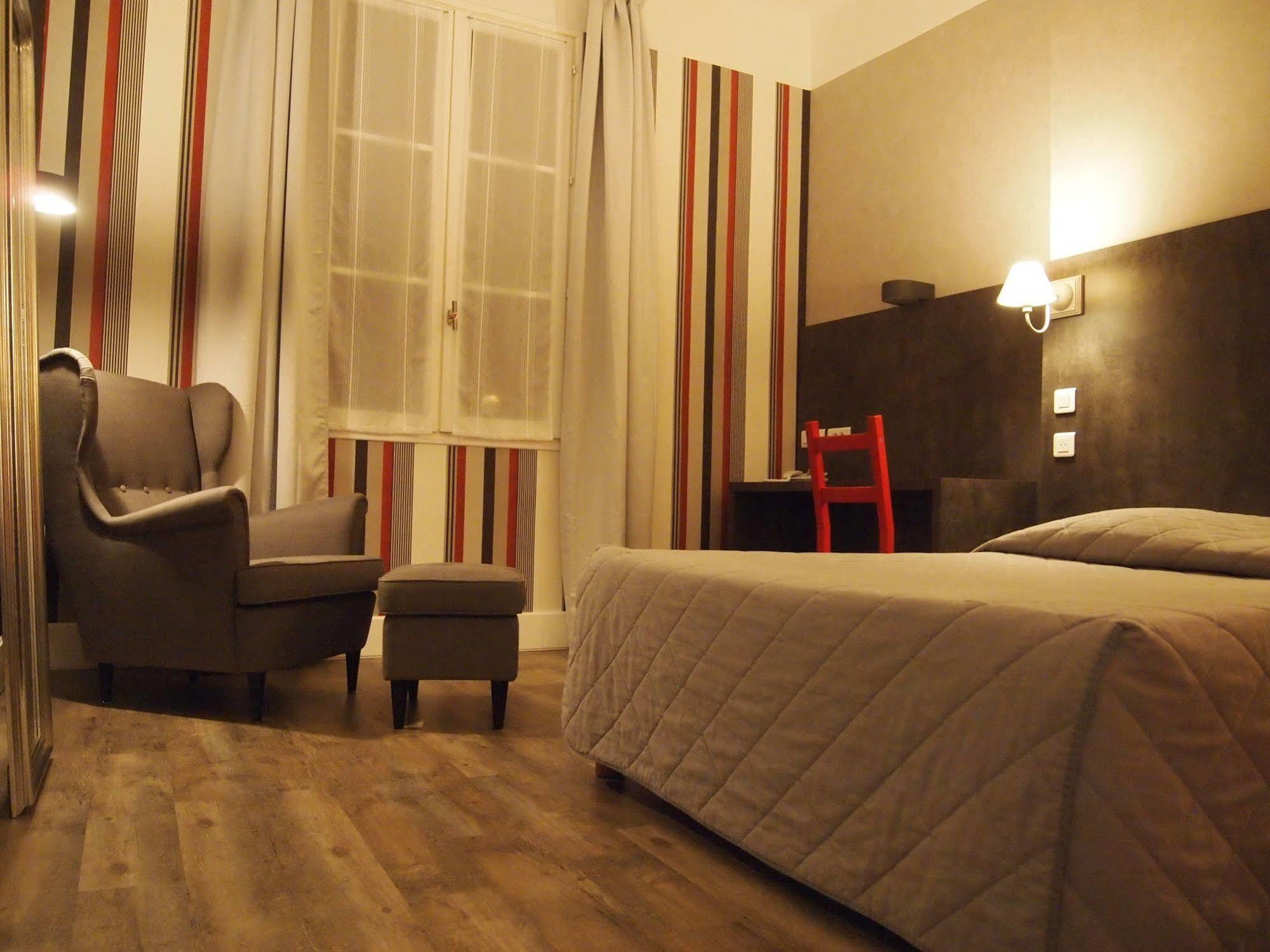 Hotel Colbert Tours Eksteriør bilde